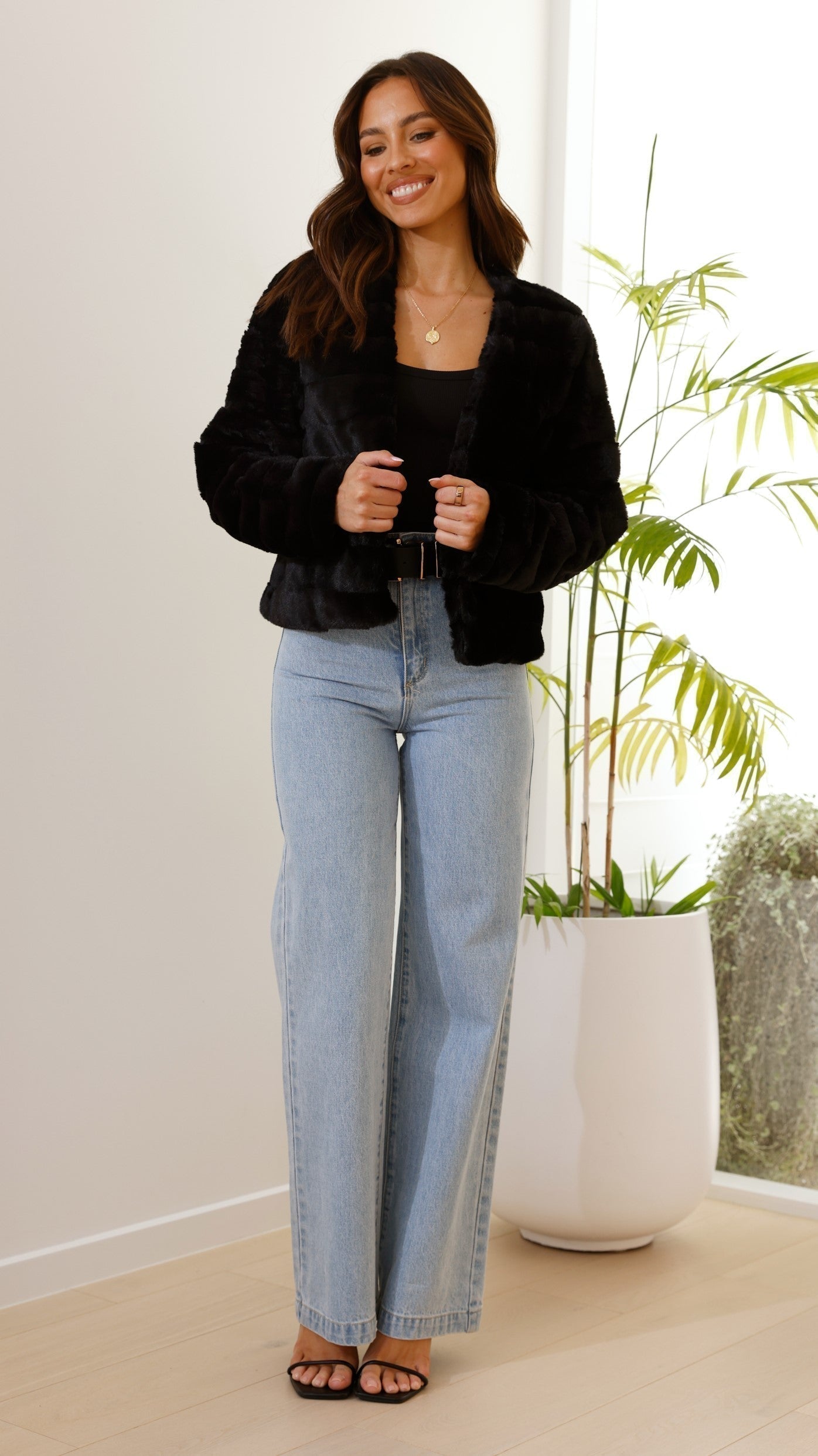 Women's Cropped Faux Fur Jacket – Sutton James Sutton James