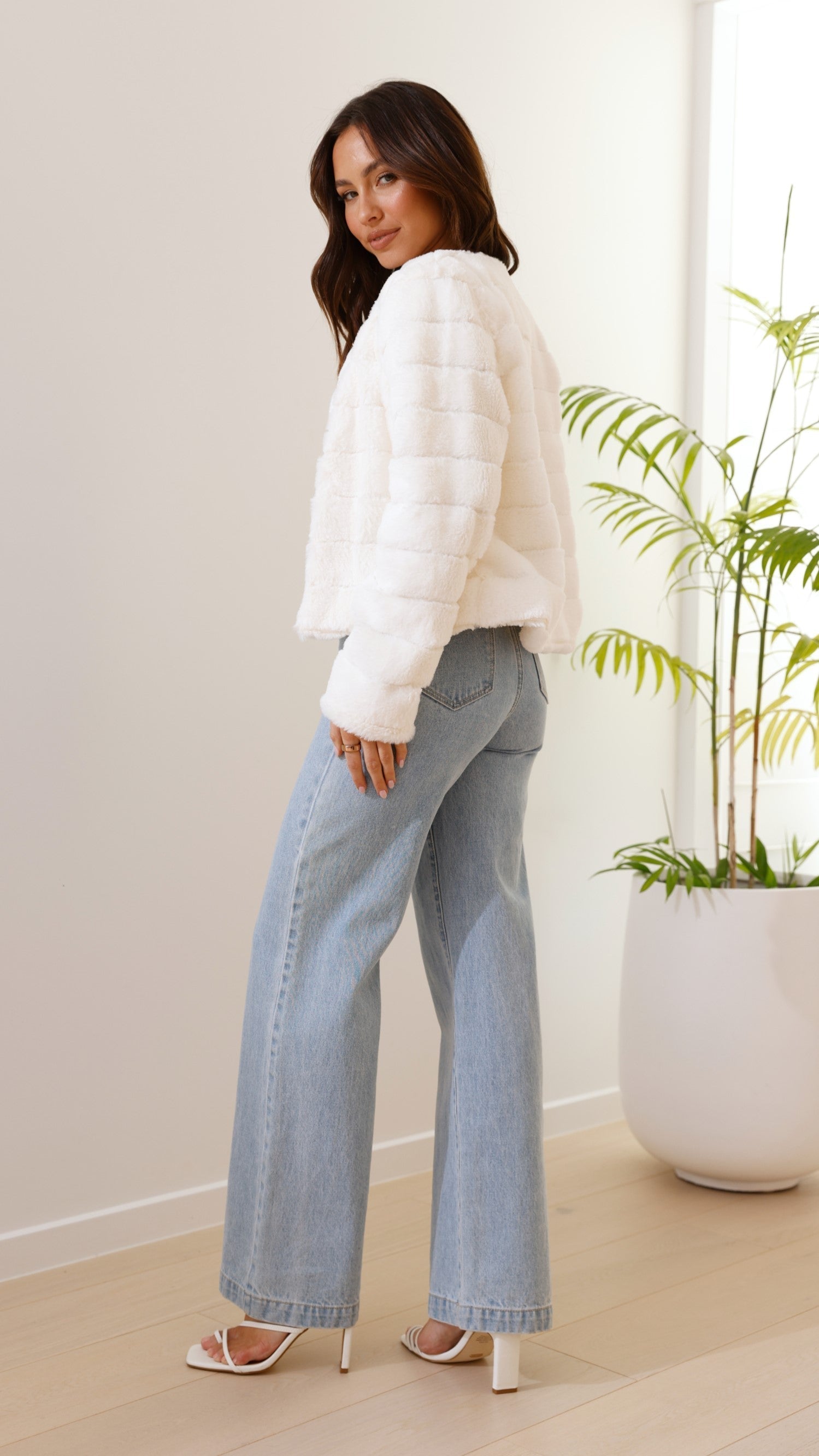 Women's Cropped Faux Fur Jacket – Sutton James Sutton James