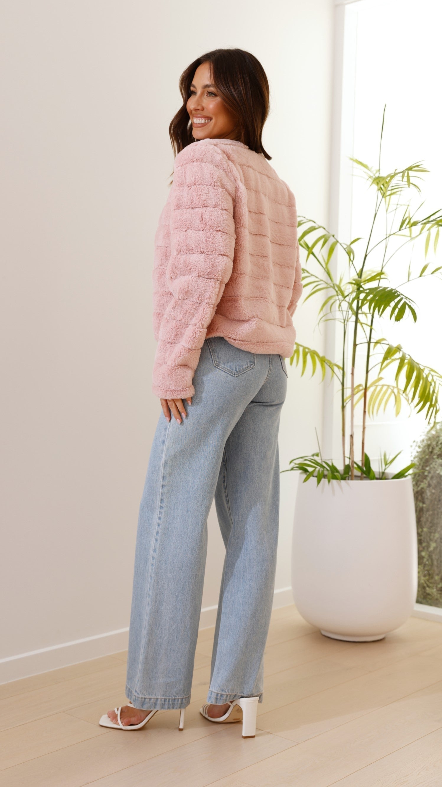 Women's Cropped Faux Fur Jacket – Sutton James Sutton James