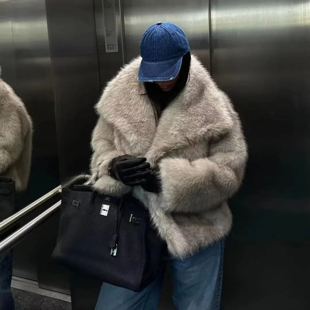 Women's Oversized Fur Coat – Sutton James Sutton James
