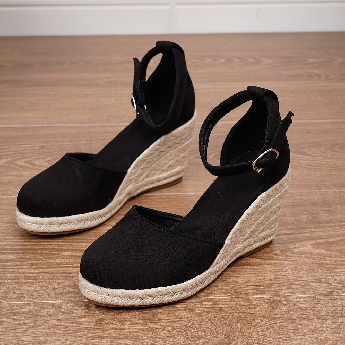 Women's Strappy Flat Sandals – Comfortable and Stylish Sutton James