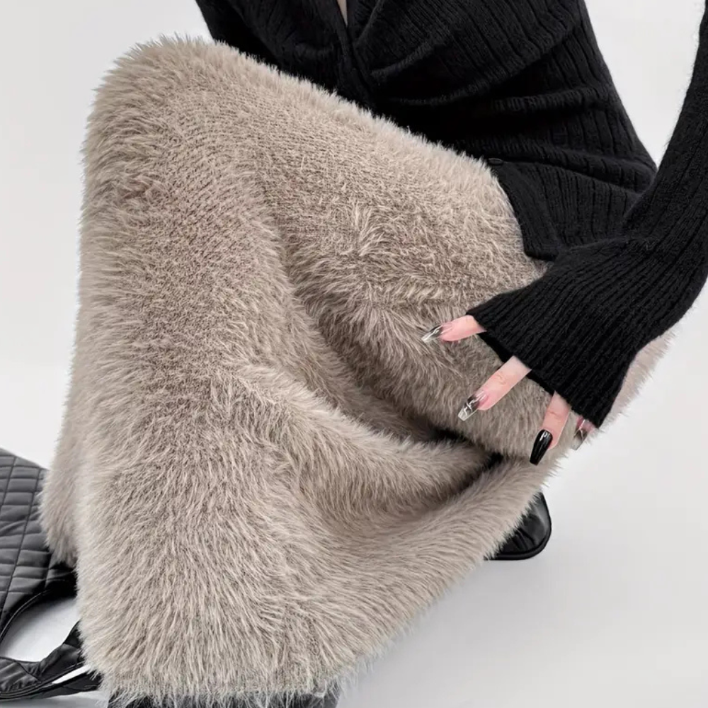 Women's maxi Skirt , faux fur - Elegant and Cosy Sutton James