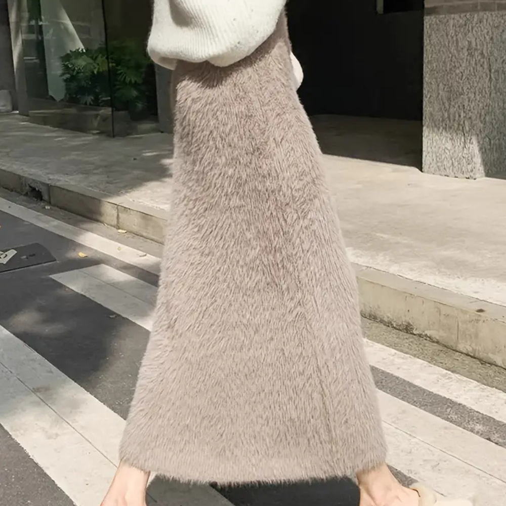 Women's maxi Skirt , faux fur - Elegant and Cosy Sutton James